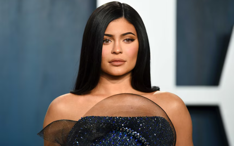 kylie-jenner-debuta-en-el-mundo-de-la-msica-con-fourth-strike-8362f0.avif