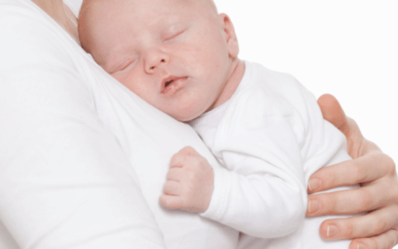 la-importancia-de-cargar-tu-bebe-750x375-46a98b.png