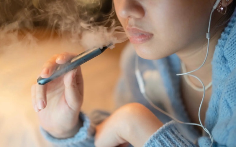 la-oms-pide-tomar-medidas-urgentes-sobre-el-consumo-de-cigarrillos-electronicos-en-ninos-y-jovenes-e18c43.jpg