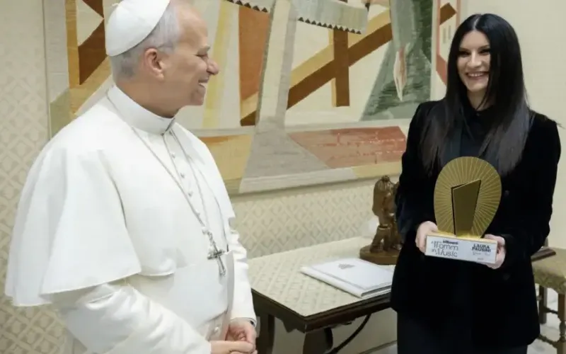 laura-pausini-se-ha-reunido-con-el-papa-leon-xiv-16-9-aspect-ratio-default-0_da39-aa75a7.webp