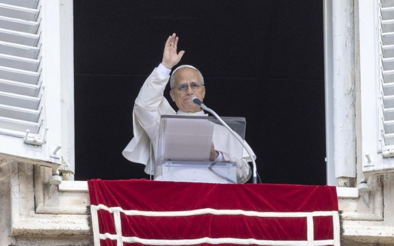 leon-xiv-desde-el-balcon-papal-a3b0e6.jpg