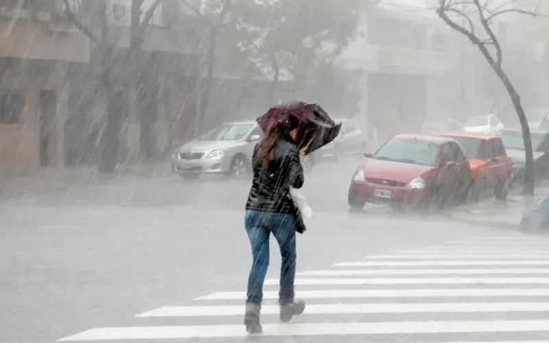 lluvias-y-ventarrones-caracas-7cc372.webp