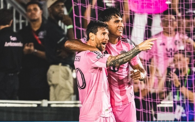 messi-y-telasco-74db7f.jpg