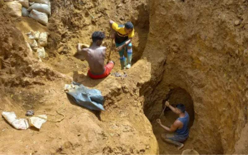 mineros-trabajando-en-el-amo_foto-transparencia-venezuela--299119.webp