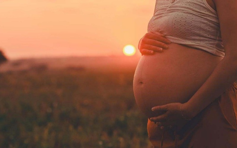 mujer-embarazada-9af715.jpg