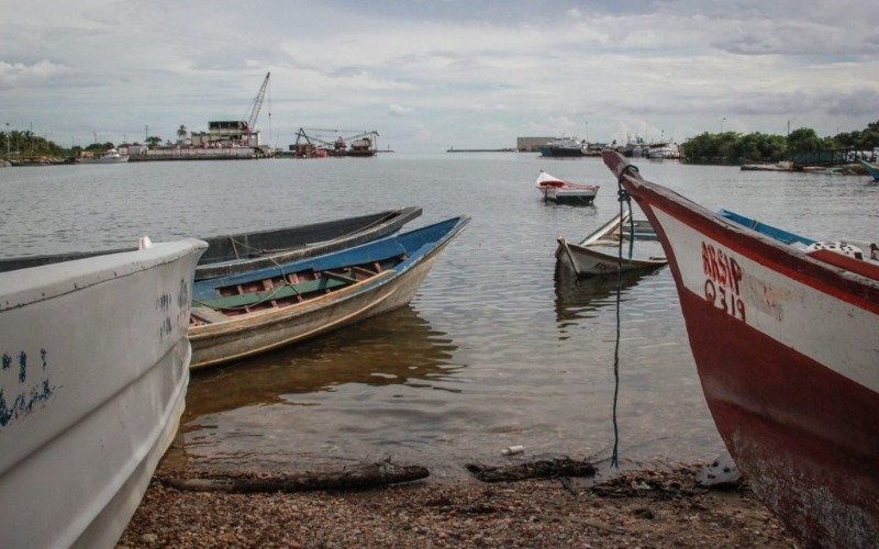 Desaparecen dos pescadores luego de naufragar embarcación en Nueva Esparta