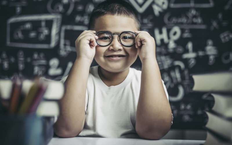 nino-con-lentes-0981bc.jpg