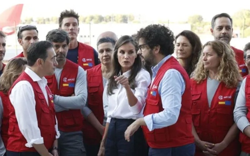 Parte a Venezuela un avión con voluntarios españoles para montar un hospital de campaña