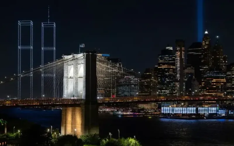nueva-york-recrea-las-torres-gemelas-con-2-977-drones-por-11-s-1789062387897-adq5k0jn.dv-1200-093d43.webp
