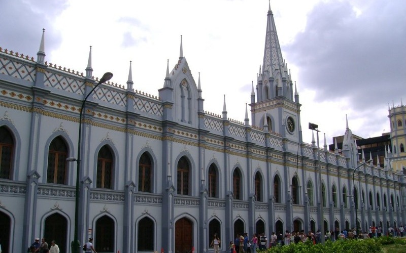 palacio-de-las-academias-caracas-lapatilla.com_-1-51116d.jpg