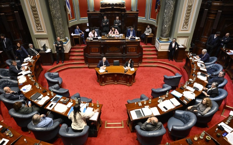 palacio-legislativo-de-uruguay-debate-la-ley-de-eutanasia-octubre-2025-7e0cc2.jpg