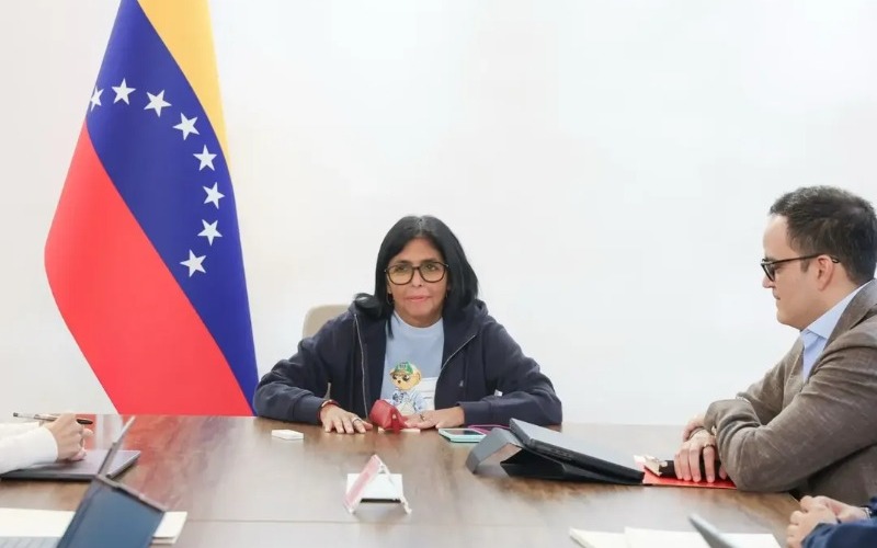 photo-by-banco-central-de-venezuela-on-august-09-2026.-may-be-an-image-of-one-or-more-people-chest-of-drawers-flag-office-and-text.-f80d79.jpg
