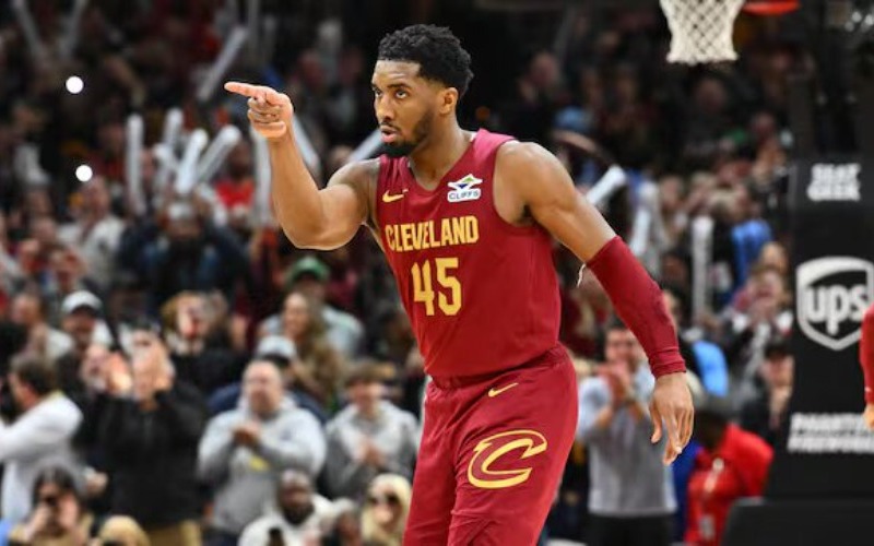 Donovan Mitchell comandó la victoria de los Cavaliers sobre los Celtics
