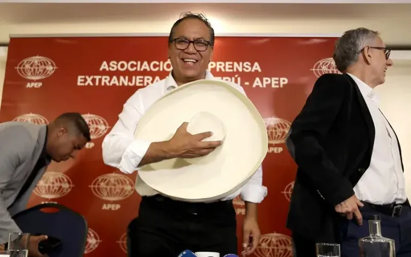 roberto_sanchez_peru-b0f7fc.webp