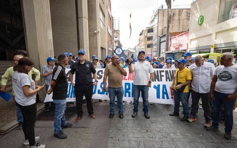 rss-efe16f9f83c29ed88afe009ec4414c607c4e0ab016bw-f88b24.jpg