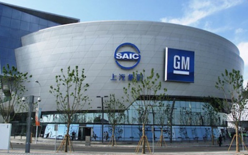 General Motors renueva por 20 años su asociación con la china SAIC pese a caída de ventas