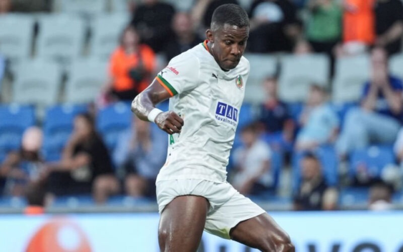 Sergio Córdoba marcó en la derrota Alanyaspor ante el Basaksehir