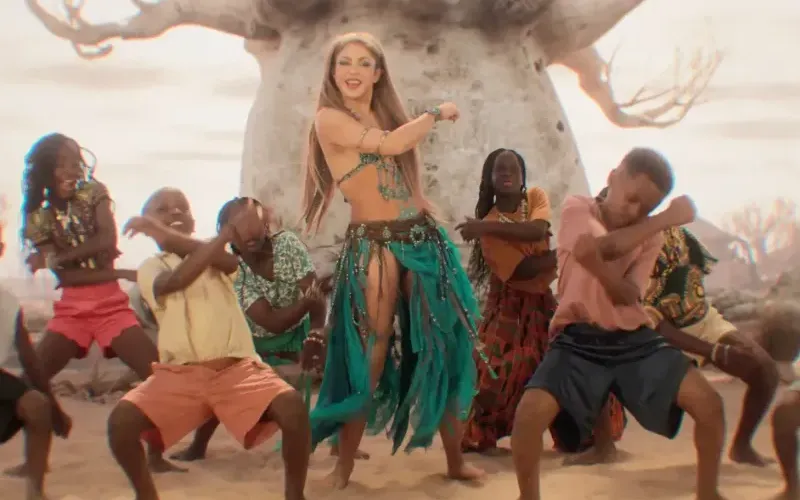 shakira-burna-boy-dai-dai-video-billboard-1800-4cda24.webp