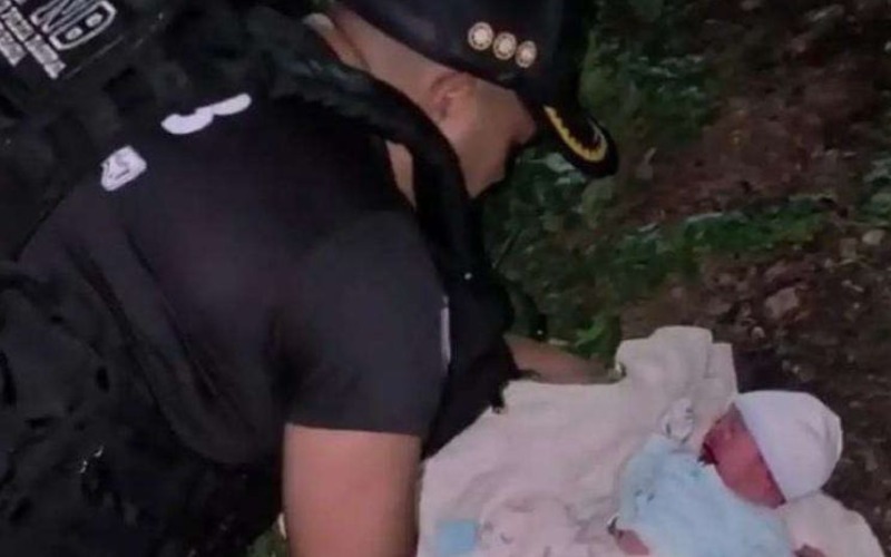 Policía Nacional Bolivariana rescata a bebé abandonado en el estado Aragua