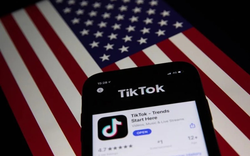 tiktok-1-f582fb.jpg