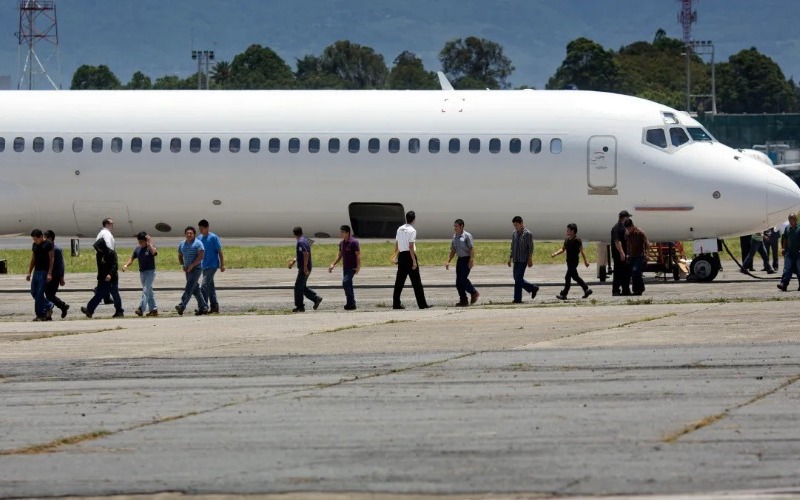 tlmd-deportados-avion-3fb63f.jpg