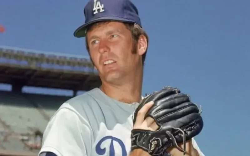 tommy-john-1024x768-6bbe13.webp