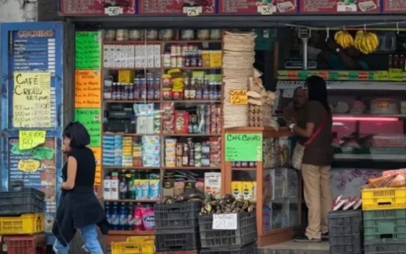 Alcaldía de Caracas exhortó a comerciantes respetar la tasa oficial y retomar actividades