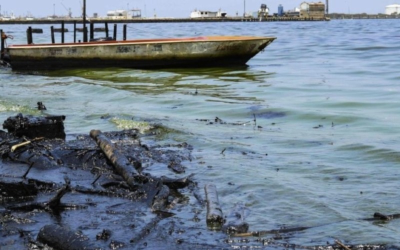 tsize_600x400_derrames-de-petroleo-lago-de-maracaibo-78193a.jpg