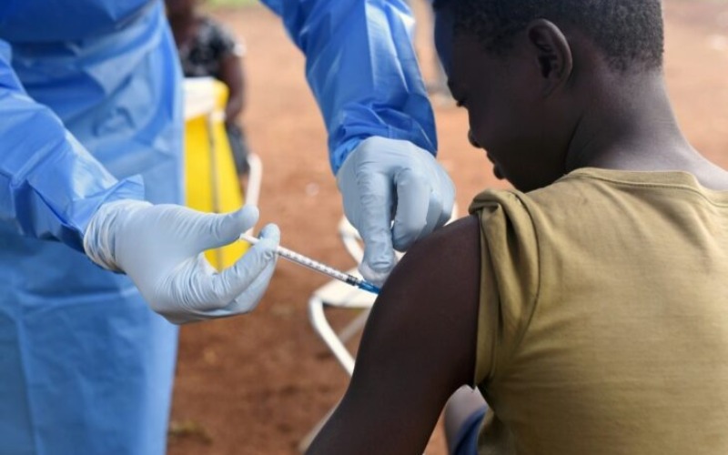 vacunacion-ebola-730x524-de36da.jpg