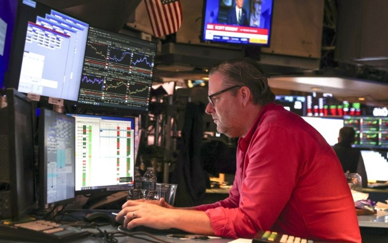 wall-street-cierra-con-perdidas-semanales-por-el-vaiven-tecnologico-y-la-escalad-20260717-211424-jaqn-7e92c9.jpg