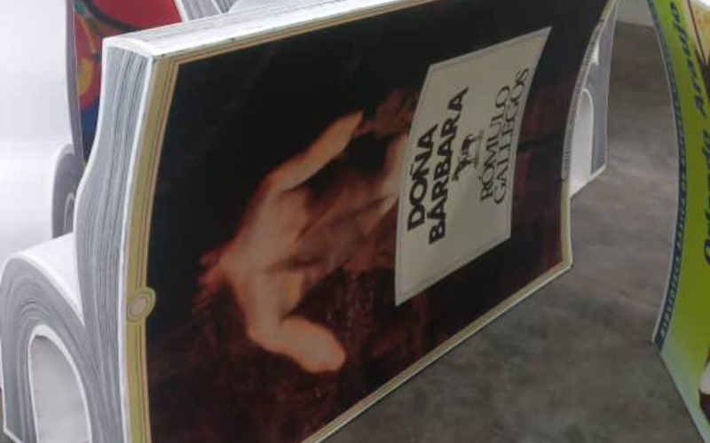 Bancos artísticos rinden homenaje a escritores venezolanos