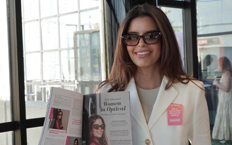 Gabriela Tarkanyi Maldonado recibe reconocimiento en París