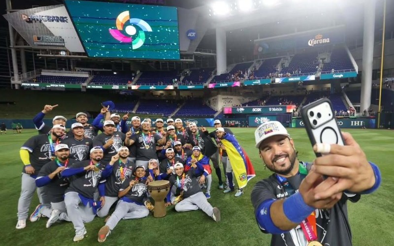 worldbaseballclassicclasicomundialdebeisbol-hace-dos-meses-nos-convertimos-en-campeones-del--4b541e.jpg