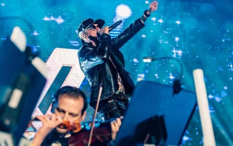 yandel-sinfonico-en-altos-de-chavon-900x594-0c0f5f.jpg